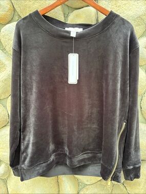 NWT Gloria Vanderbilt Velvet Pullover Black Sweatshirt w/ Side Gold Zipper